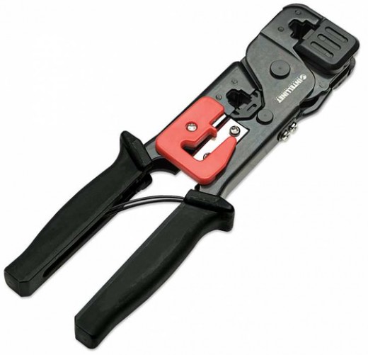 Pinza Ponchadora Intellinet RJ45/RJ12/RJ11 con Pelacable, Color Negro